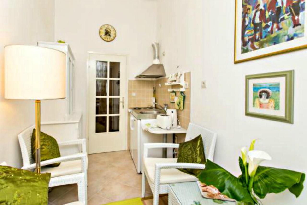 Apartments Adriana Flora Ragusa Esterno foto